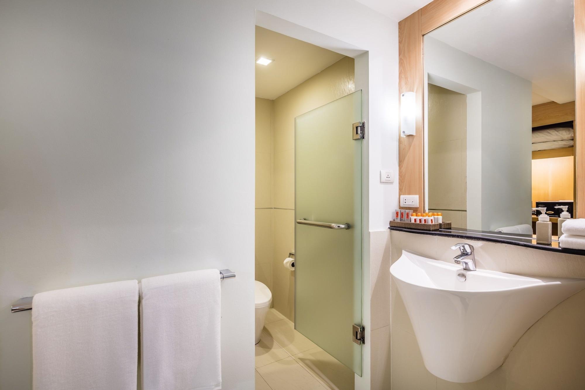 מלון Solo, Sukhumvit 2, - Sha Extra 4*