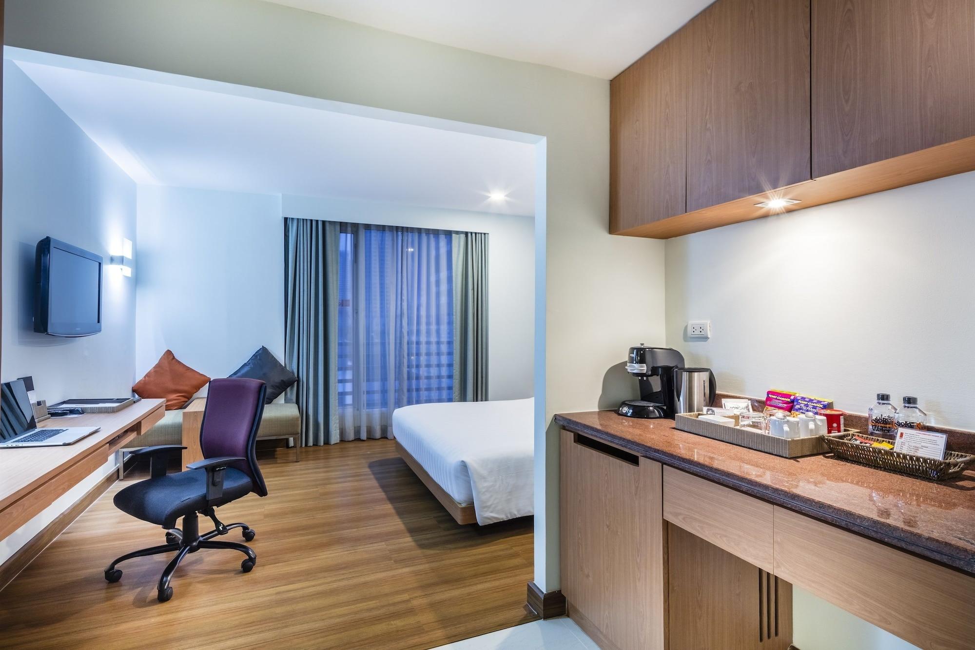 Solo, Sukhumvit 2, - Sha Extra מלון