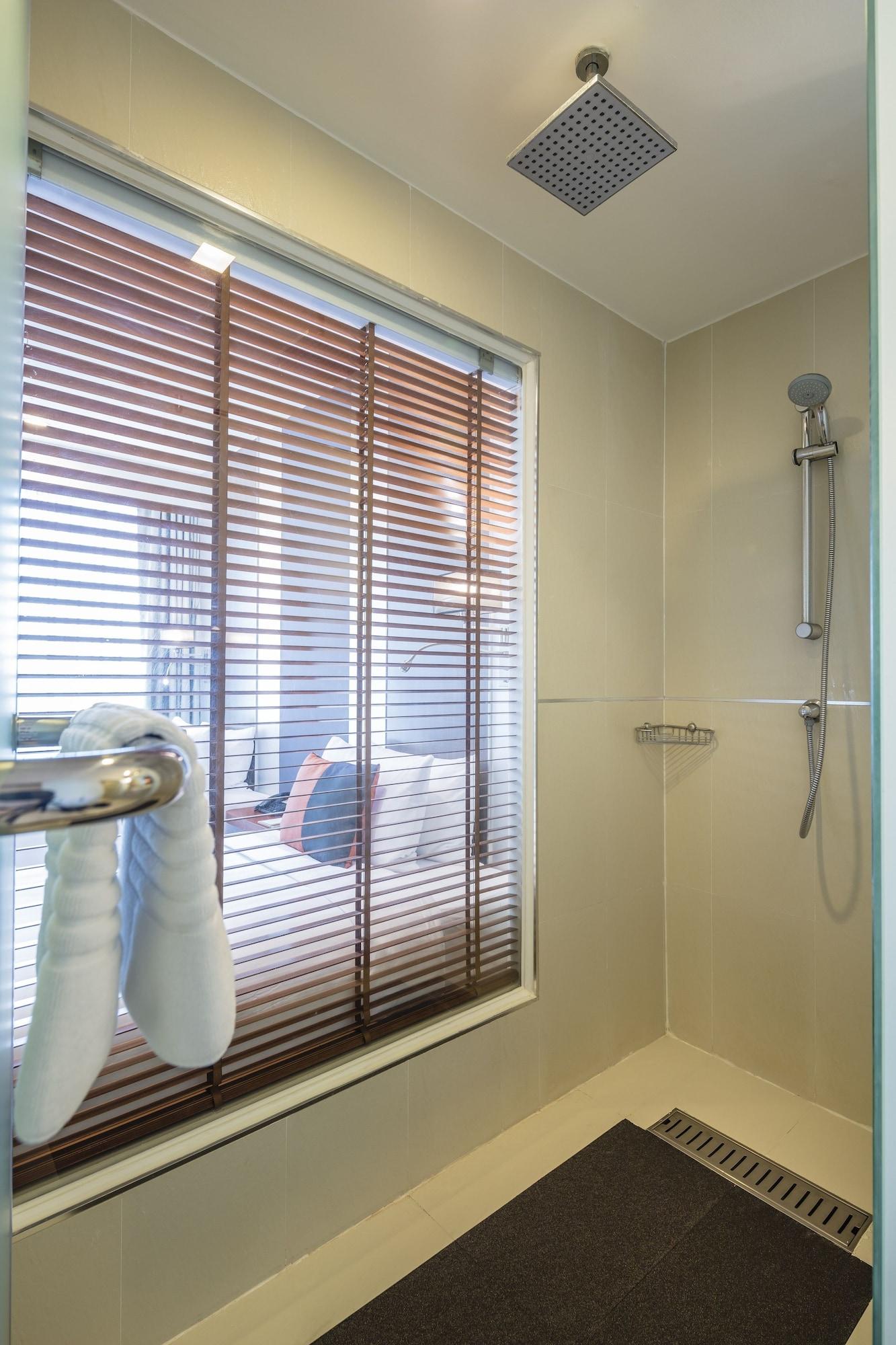 מלון Solo, Sukhumvit 2, - Sha Extra 4*