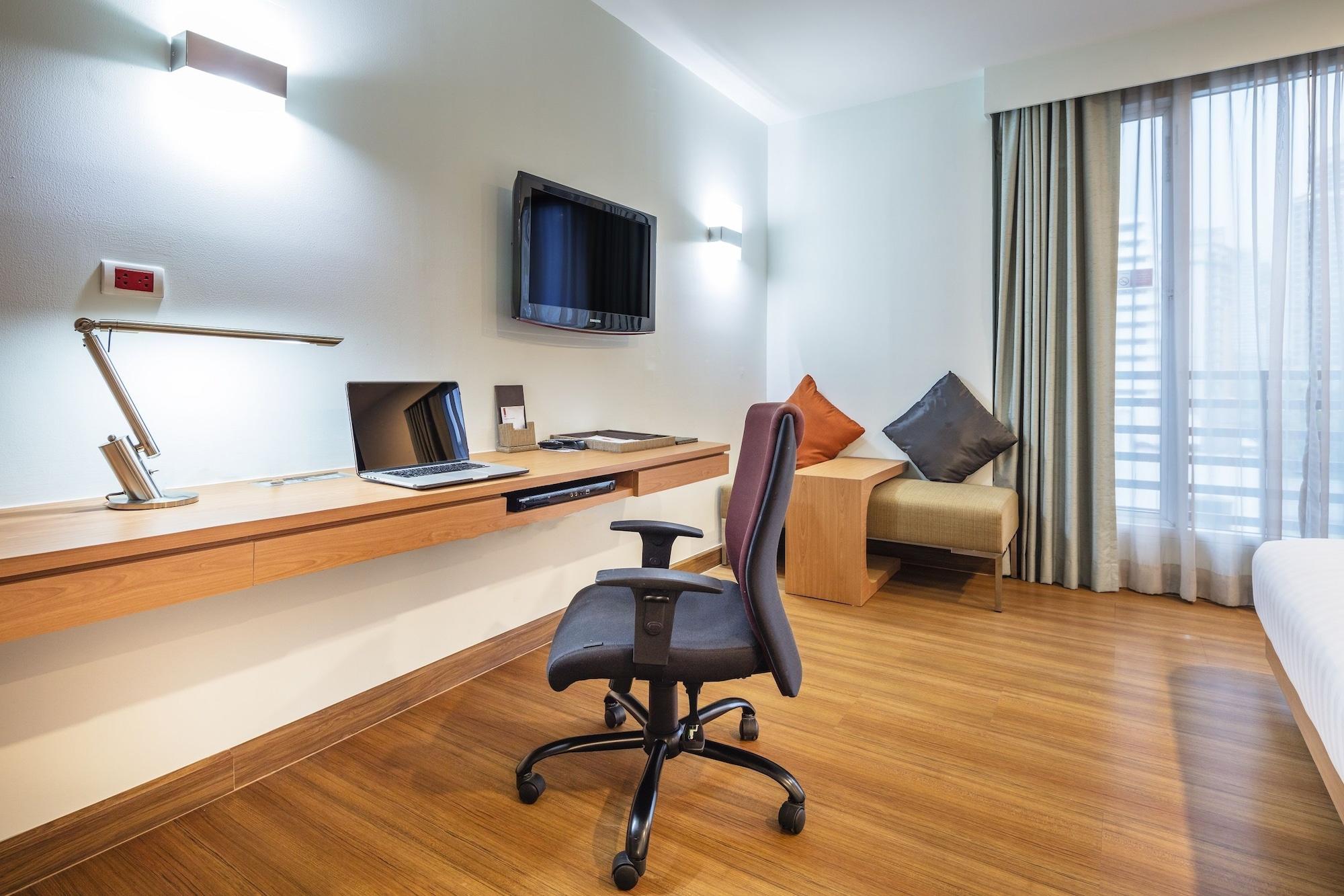 Solo, Sukhumvit 2, - Sha Extra מלון