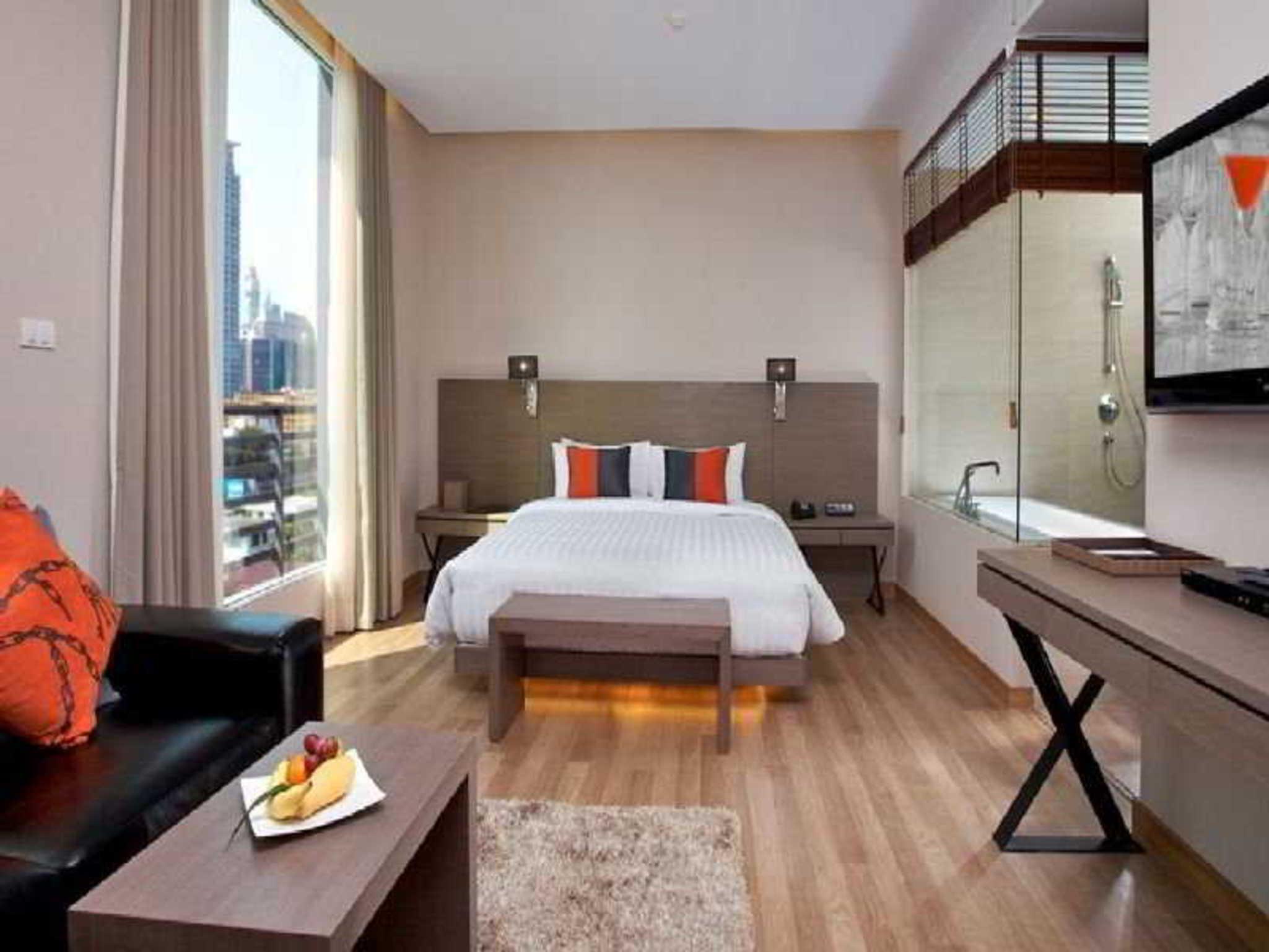 Solo, Sukhumvit 2, - Sha Extra מלון
